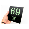 Plaque numéro de maison adhésive personnalisée motif surf vert et noir mat