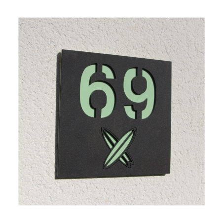 Plaque numéro de maison adhésive personnalisée motif surf vert et noir mat